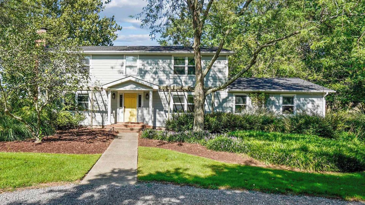 Bozman House | Waterfront Home with Pool & Pet Friendly