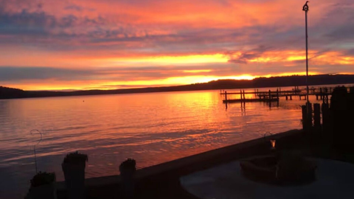 Shelton House | Waterfront Hoodsport Cabin, Hood Canal Beach Oasis