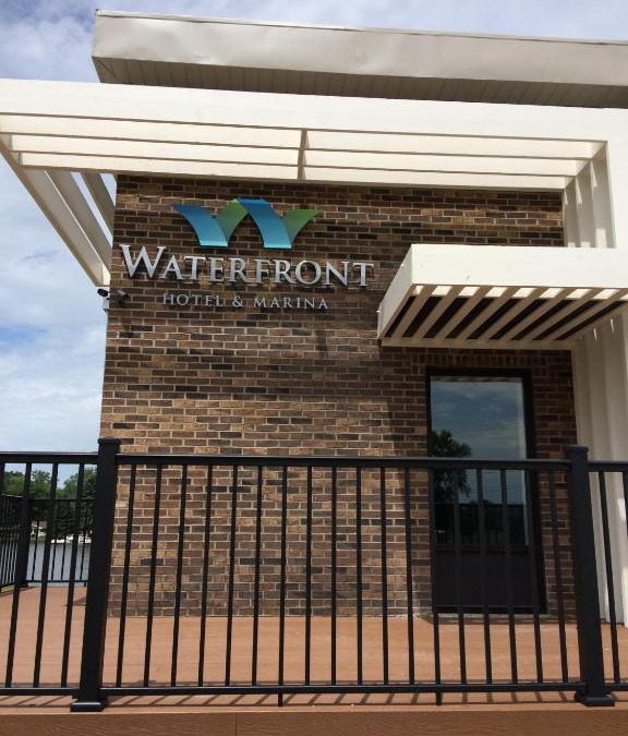 Johnsburg Hotel | Waterfront Hotel and Marina