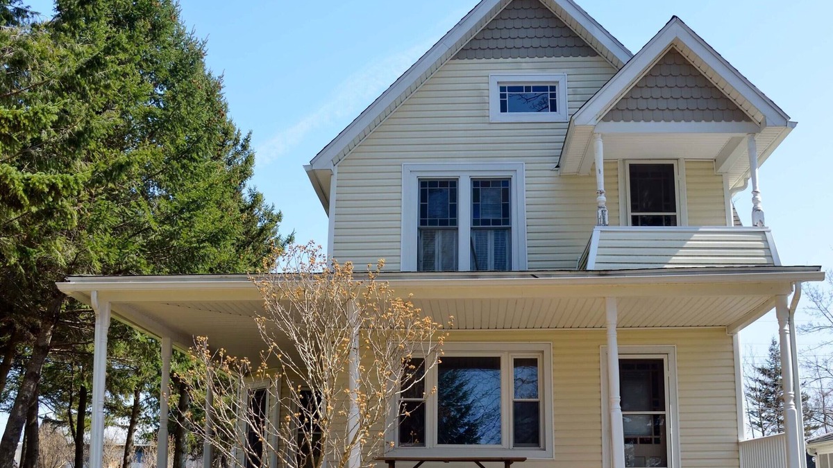 Wolcott House | Waterfront House on Great Sodus Bay with dock access.
