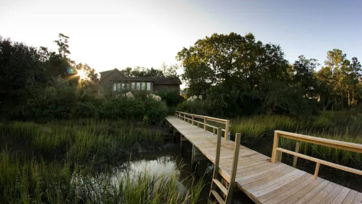 Wilmington House | Waterfront house. Pier, kayak, fishing, privacy, nature. Near beaches, boating.