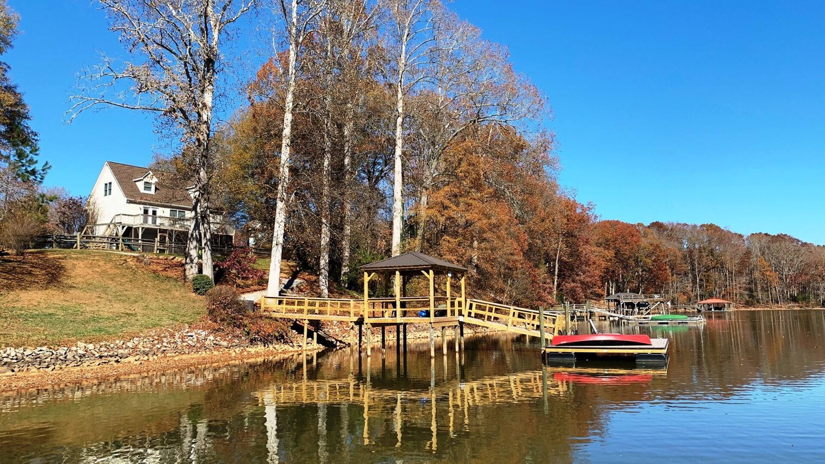 Sherrills Ford House | Waterfront House on Quiet Cove with kayaks, canoe, paddleboard, game room & more