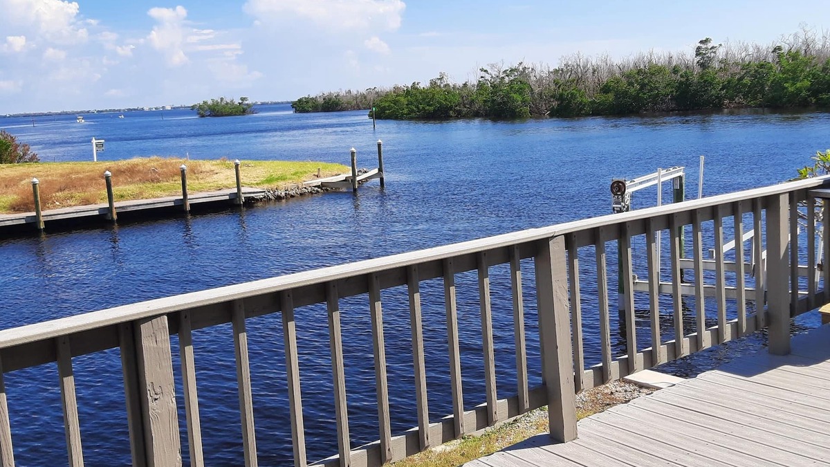 Saint James City House | Waterfront House, 2 Bdr, 2 bath, Boat Lift, Trailer Parking, and 2 Kayaks