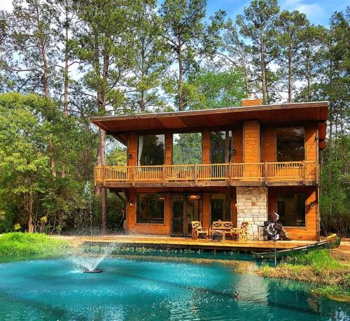 Waller House | Waterfront Houston Hide out In A Magical Forest