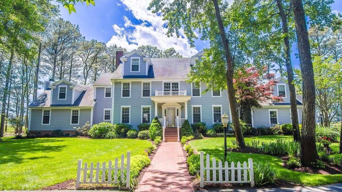 Berlin House | Waterfront in Berlin, MD on 56 Acres, Sleeps 20/9BR/8BA, Close to Ocean City, MD