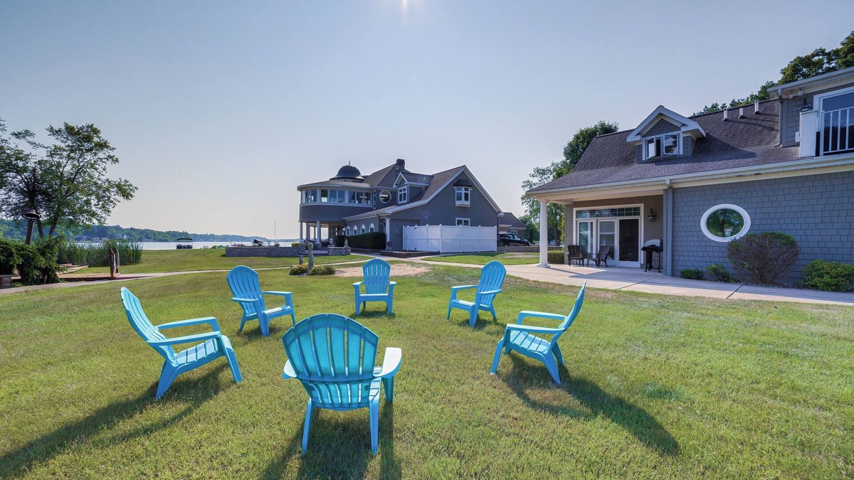 Horton House | Waterfront Jackson Mansion: Patio, Grill, Dock!