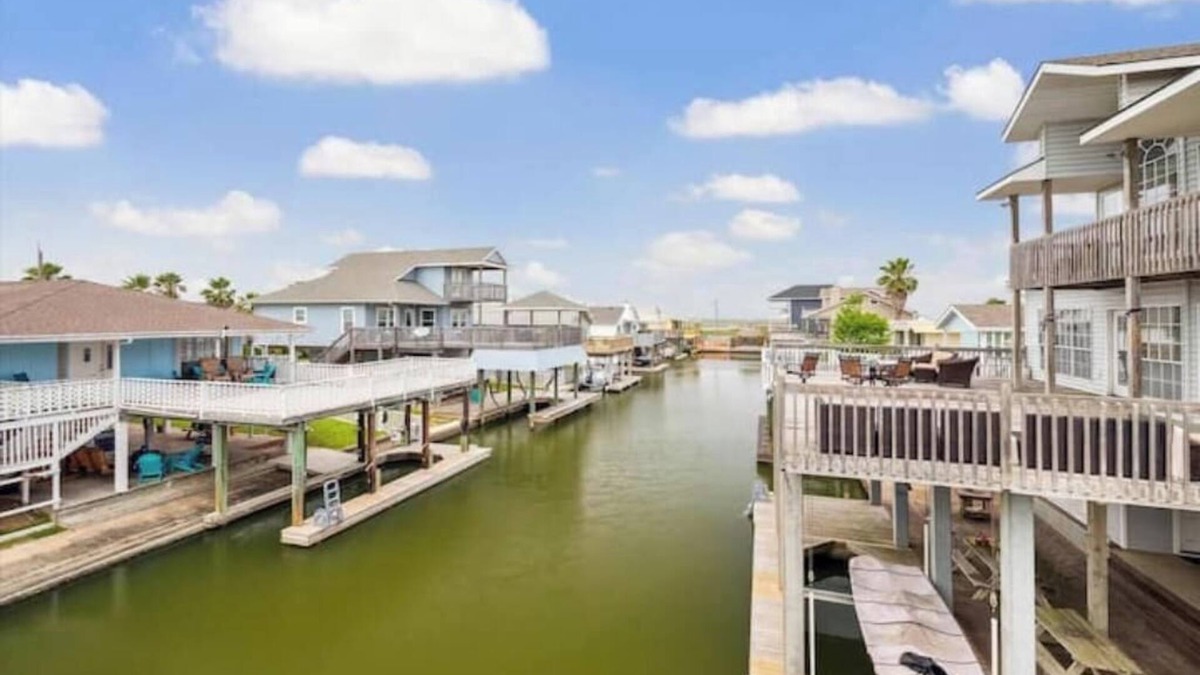 Jamaica Beach House | Waterfront Jamaica Beach Canal Bungalow, Kayaks