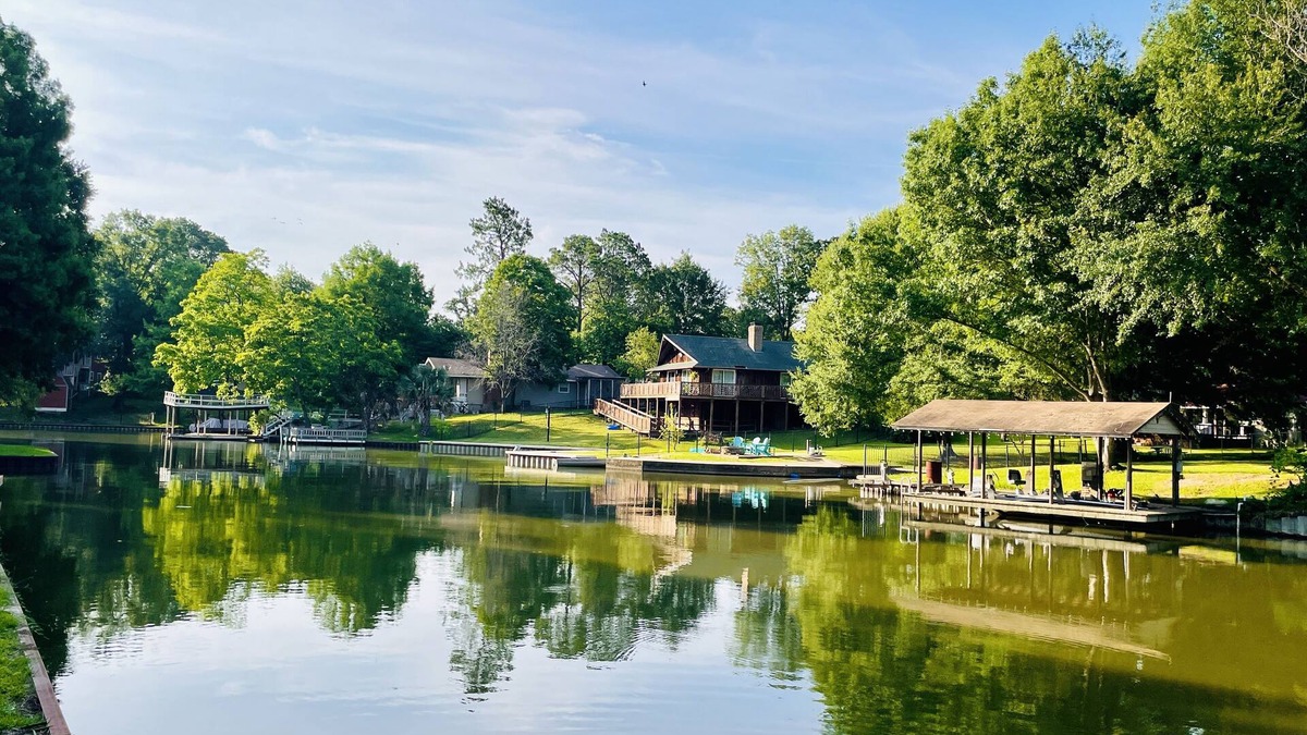 Tool House | Waterfront | Kayaks | Late Sunday Checkout’s