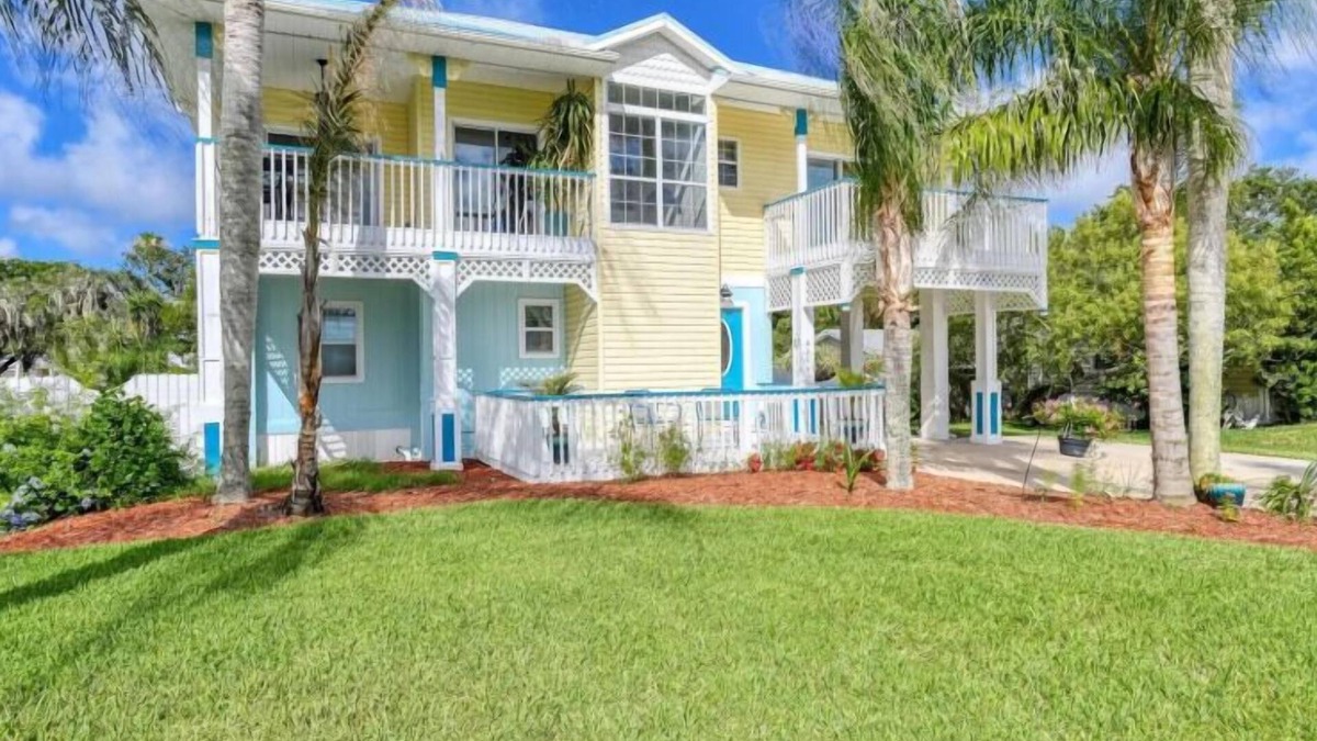Butler Beach House | Waterfront | Kayaks | Bikes | New Everything!