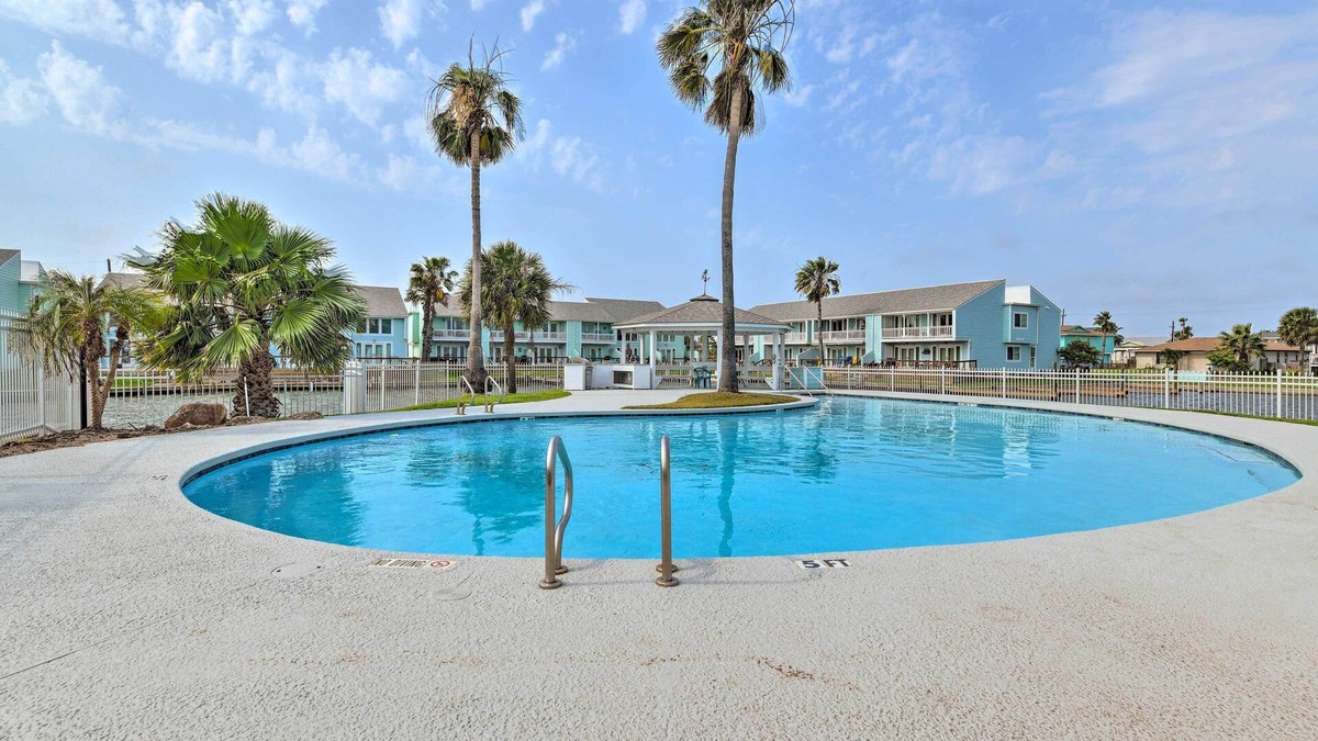 Key Allegro Condo | Waterfront Key Allegro Condo w/Balcony & Pool