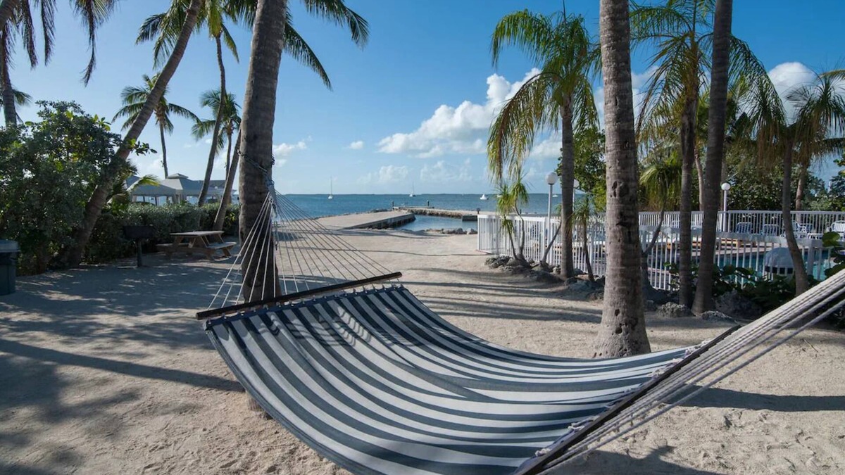 Key Largo Hotel | Waterfront King Stay! Easy Beach and Pool Access!