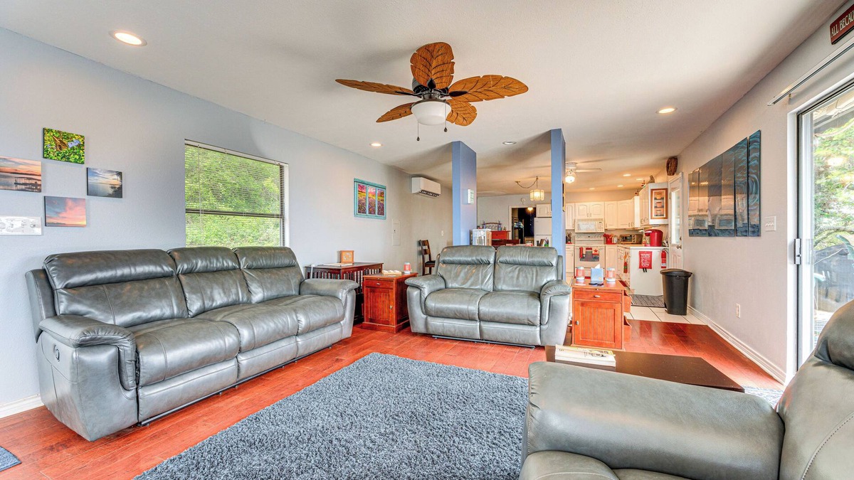Burnet Cottage | Waterfront Lake Buchanan Cottage w/Kayaks!
