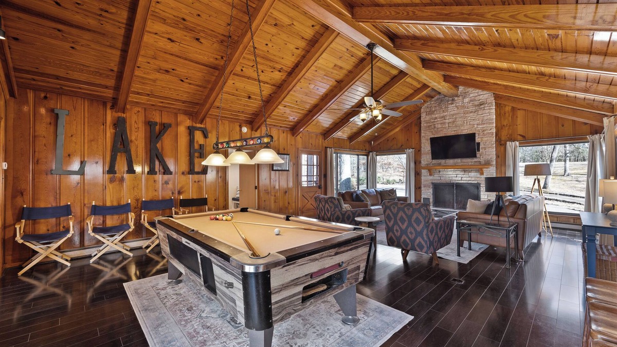 Counce Cabin | Waterfront Lake-house. Boathouse. 5 bed/4 bath, Pickwick Lake, Yellow Creek
