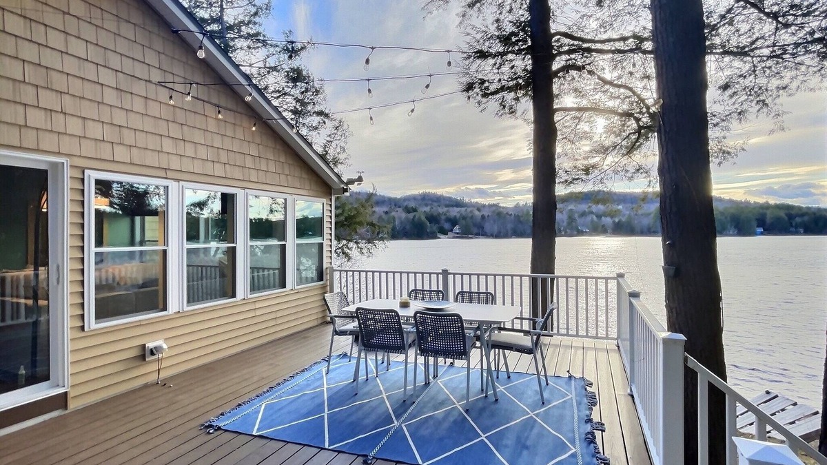 Limerick House | Waterfront lake house, Wood stove & Private beach, Solo Bonfire pit