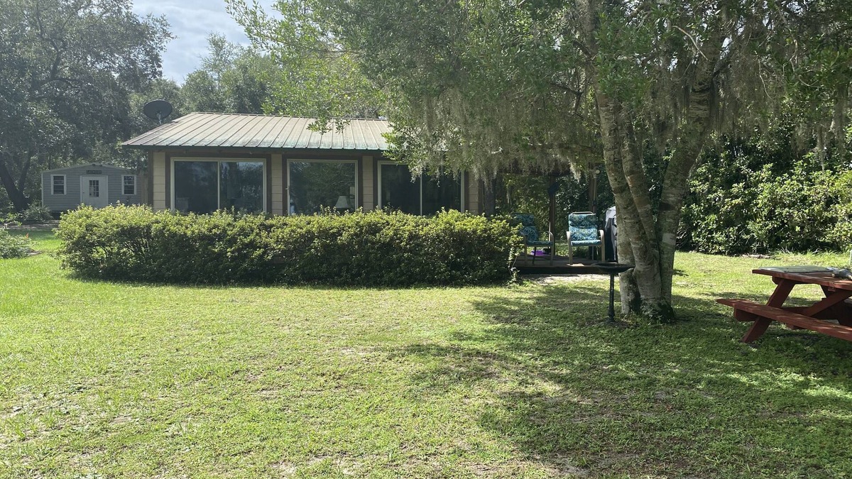 Fort McCoy Cottage | Waterfront Lake Kerr Cottage- Jones