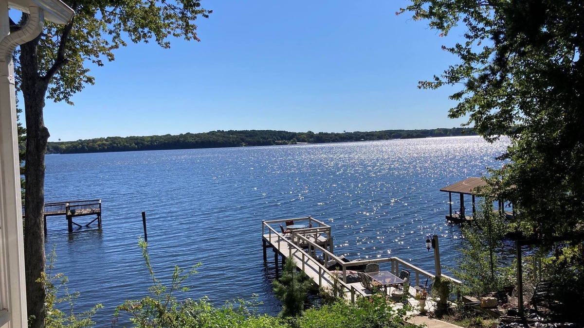 Terrell Apartment | Waterfront! Lake Norman Couples Getaway - One Bedroom Apt.