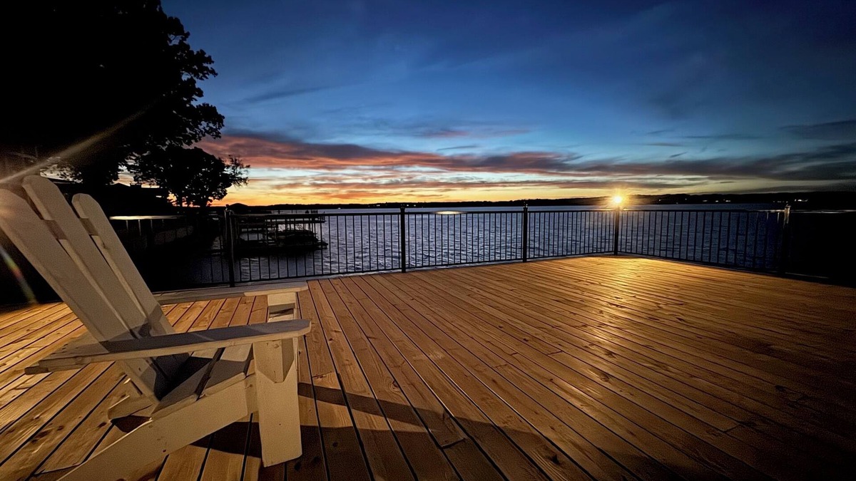 Florence Condo | Waterfront Lake Suite in the Shoals