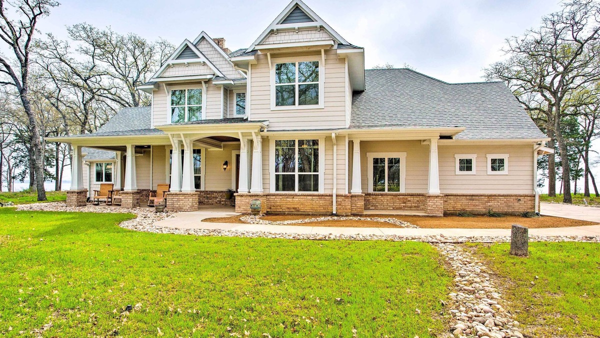 Quinlan House | Waterfront Lake Tawakoni Home w/Fire Pit!