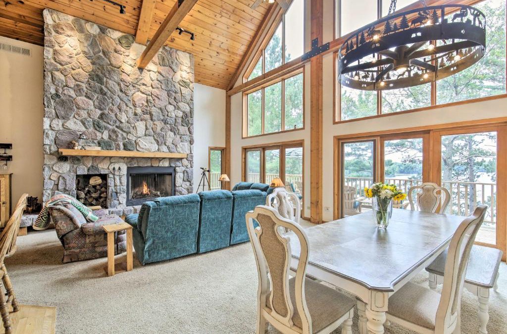 Lake Tomahawk House | Waterfront Lake Tomahawk Cabin with Game Room!
