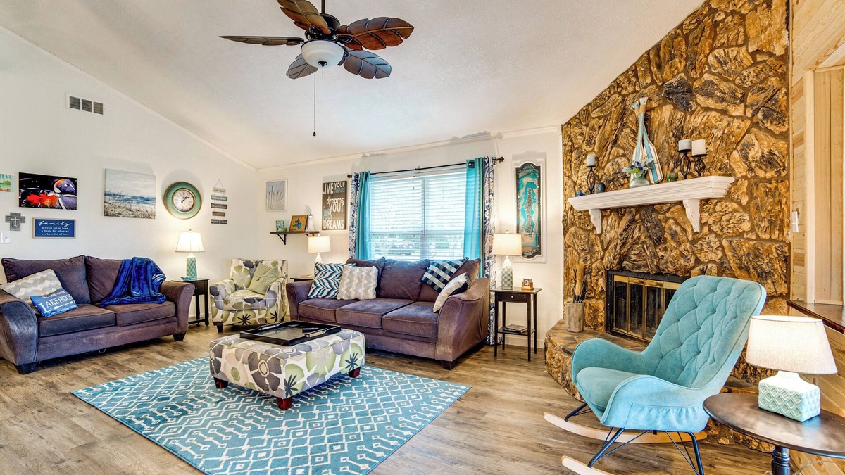 East Tawakoni House | Waterfront Lake Tawakoni Home w/Yard & Fire Pit