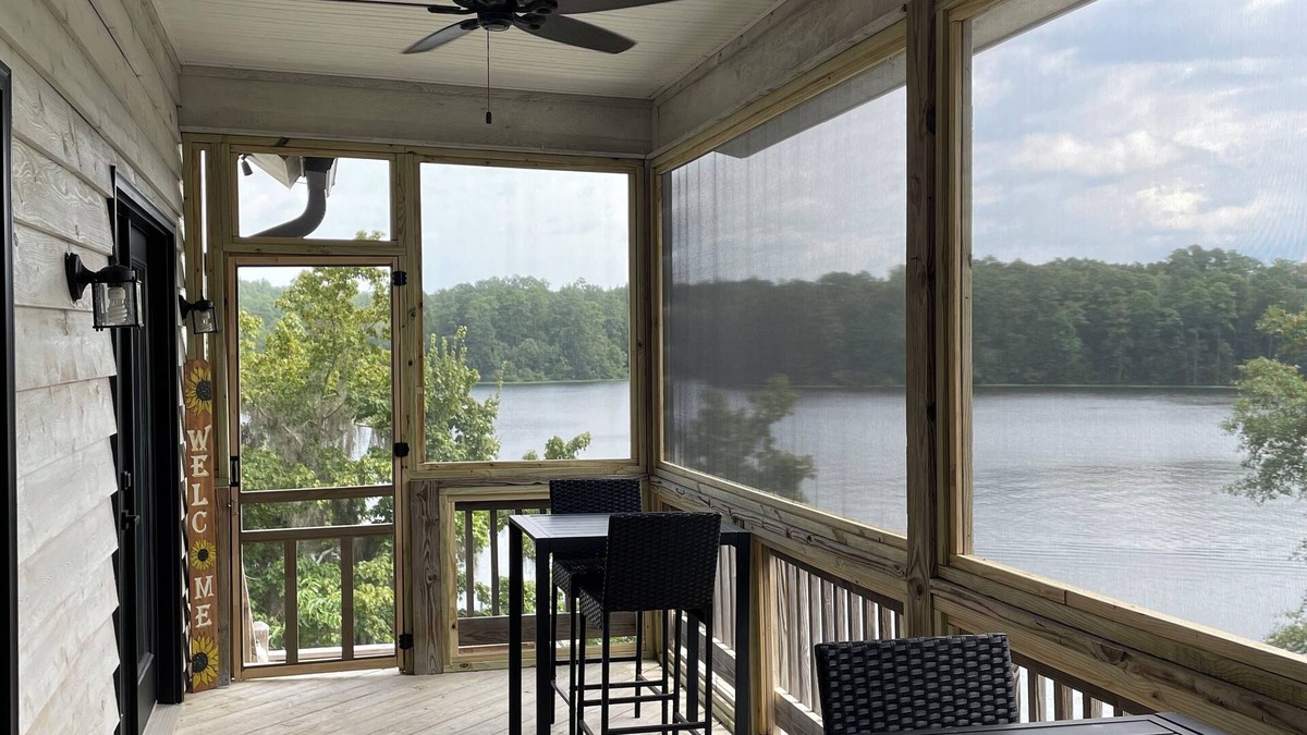 Deatsville House | Waterfront Lakehouse Retreat!