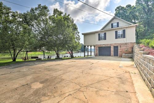 Shelby House | Waterfront Lay Lake Retreat with Dock and 3 Piers!