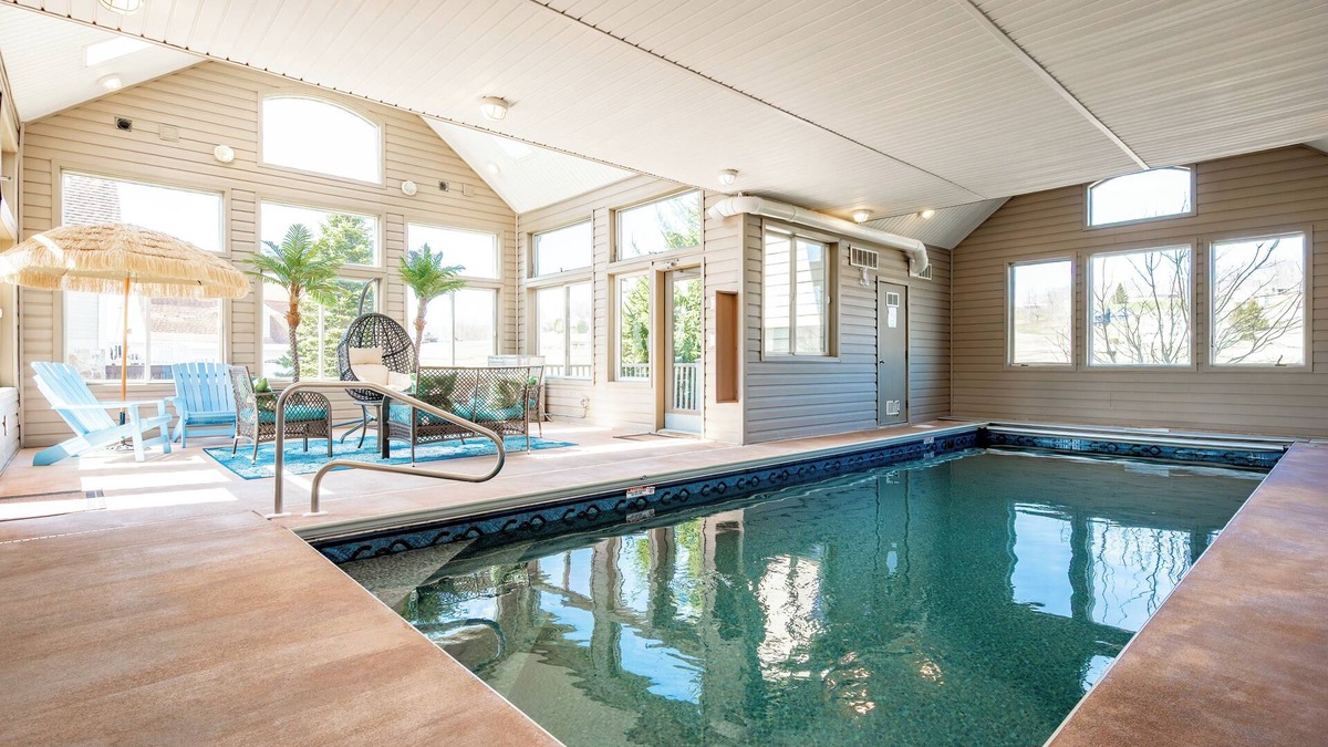 Waterfront Greens House | Waterfront Links: Lakefront, Indoor Pool, Hot Tub, Dogs Ok!