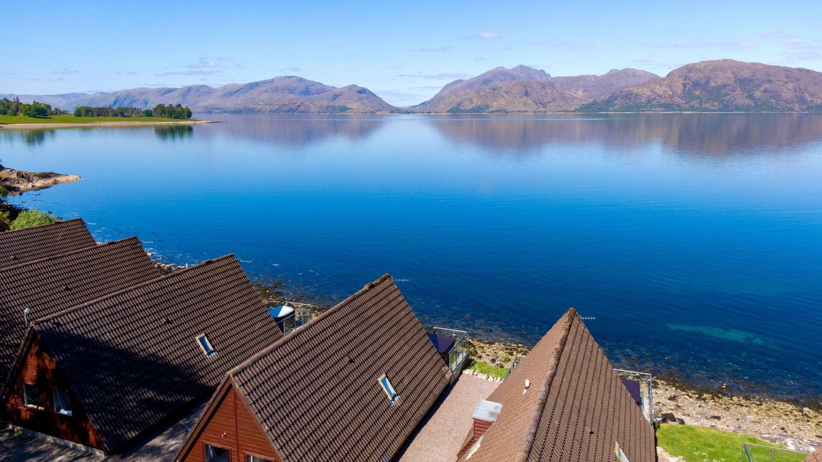 Kentallen Cottage | Waterfront Lodge 7 with Hot Tub