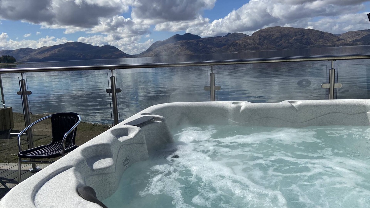 Kentallen Cottage | Waterfront Lodge 7 with Hot Tub