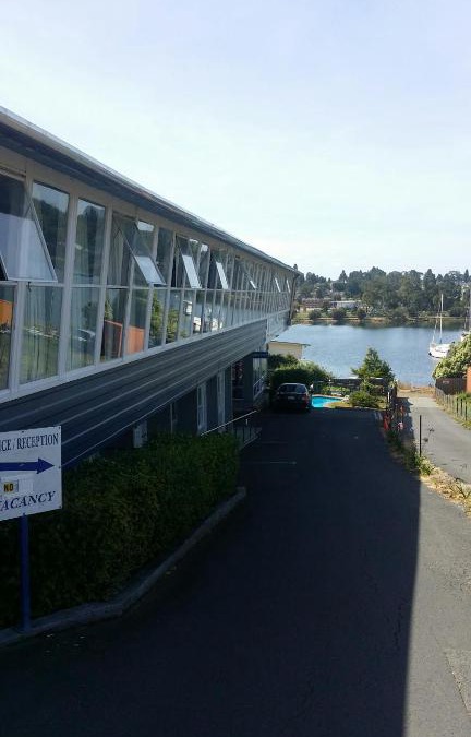 Lutana Hotel | Waterfront Lodge Motel