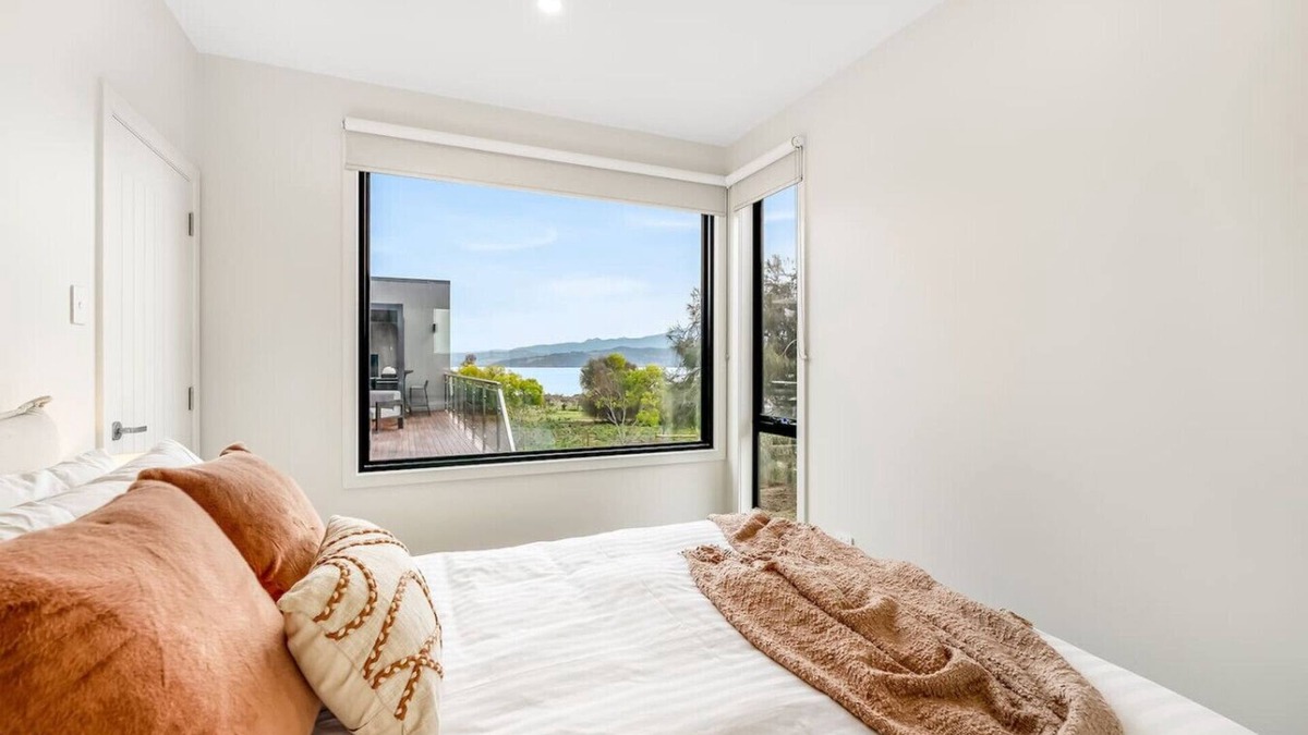 Opossum Bay Apartment | Waterfront Luxury in Opossum Bay