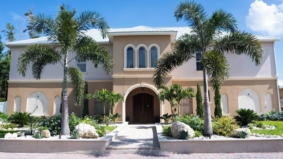 Palmetto House | Waterfront Luxury in Terra Ceia – 3 BR, 3.5 Bath - Pool, Fire Pit, Dock, & Gym!