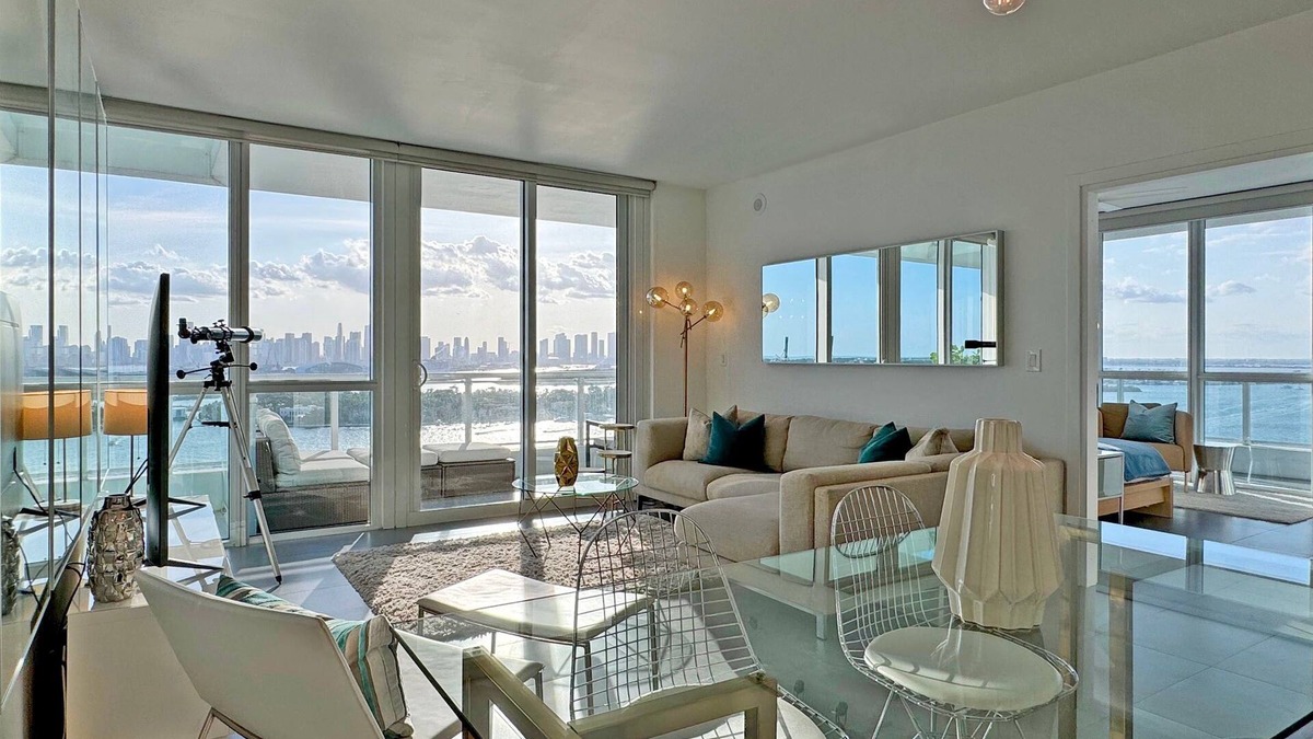 West Avenue Condo | Waterfront Luxury: South Beach 2Bed/2Bath Boutique Condo, Panoramic Views