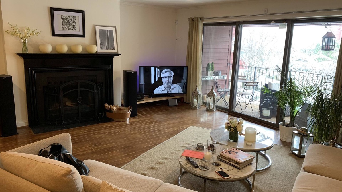 North Bergen Apartment | Waterfront Luxury Apartment in Gated Condo 15m -NY