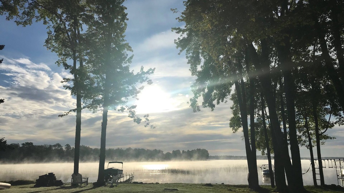 Levering House | Waterfront MI Cottage on Douglas Lake between Petoskey & Mackinaw City