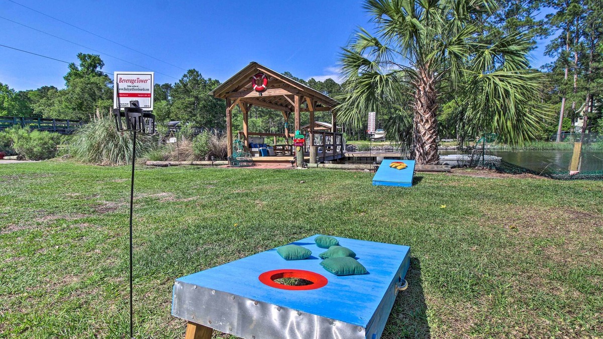 Midway House | Waterfront Midway Home w/Sunroom & Large Yard