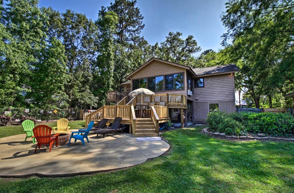 Midway House | Waterfront Midway Home with Sunroom and Large Yard