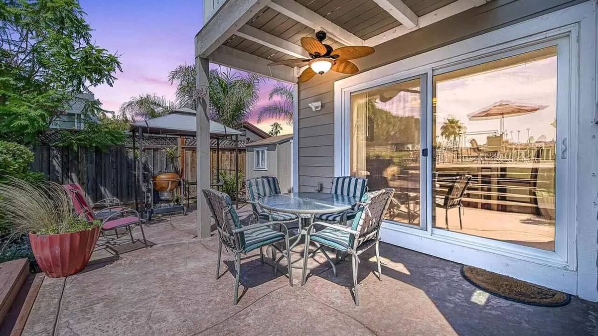 Discovery Bay House | Waterfront modern home Sleeps 6 near Marina w/Hot Tub, Large Deck, and EVCharge