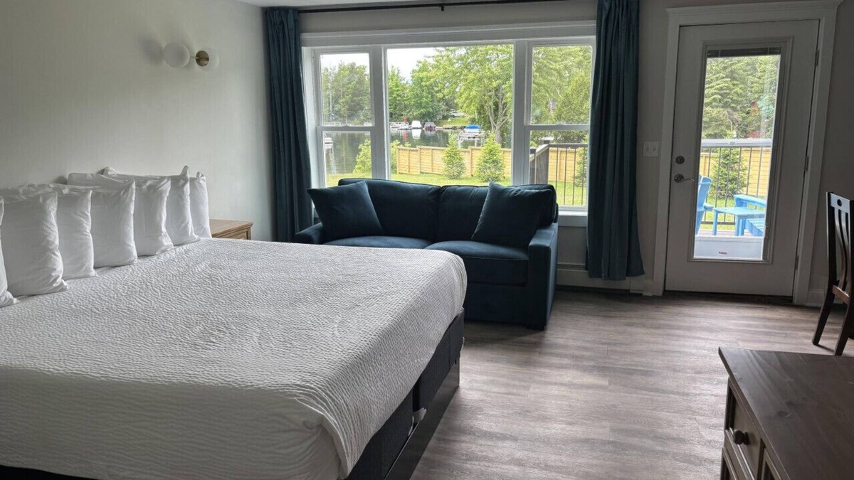 Greenville Junction Hotel | Waterfront Motel-Direct ATV Access
