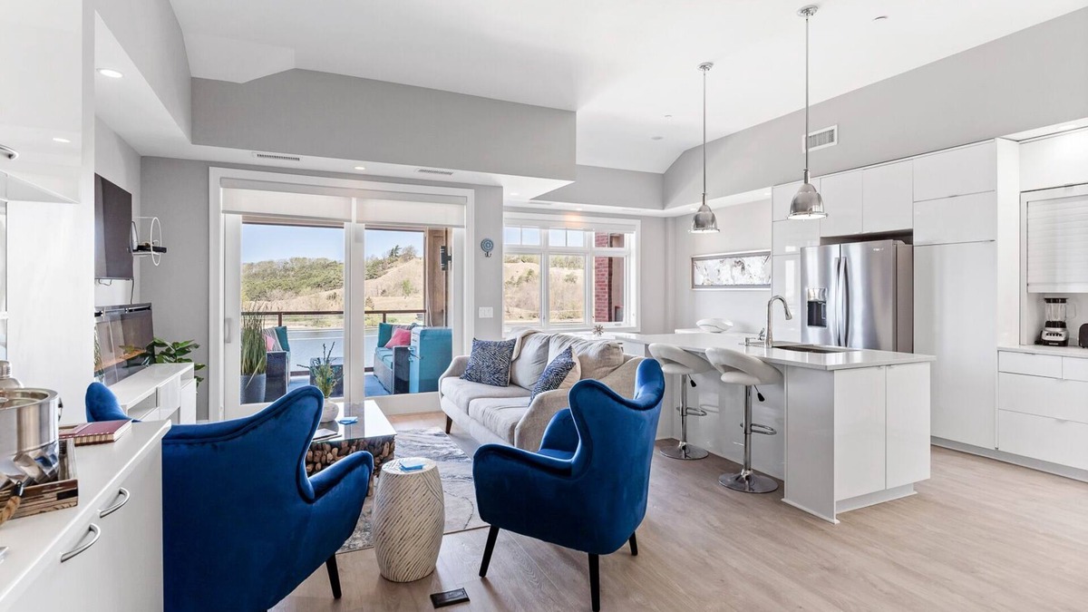 Grand Haven Condo | Waterfront, Musical Fountain, Lake MI views, luxury condo downtown