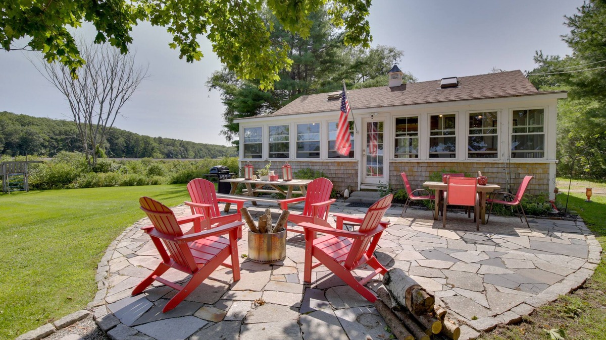 Nobleboro Cottage | Waterfront Nobleboro Cottage w/Kayaks & Boat Dock