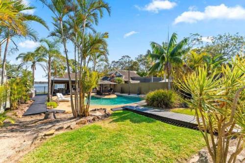 Lake Munmorah Villa | Waterfront Oasis Lakefront Villa