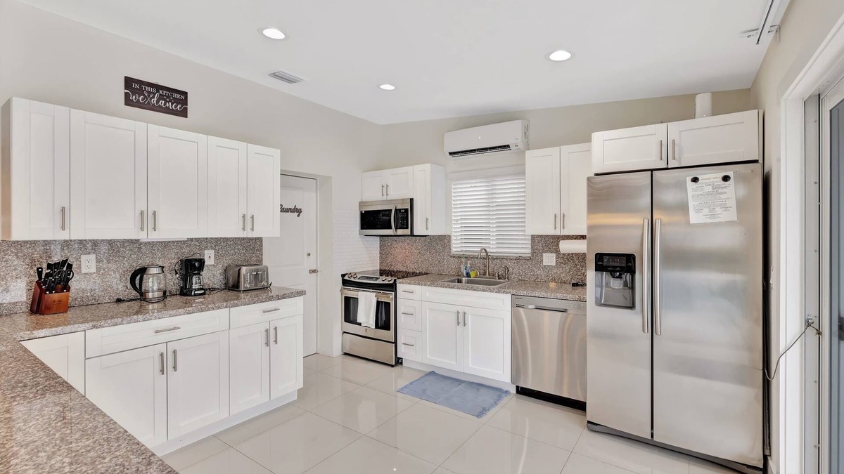 Riverside Park House | Waterfront Oasis w/Enclosed Pool!