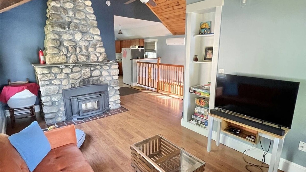 Windham Cottage | WATERFRONT ON PETTENGILL POND
