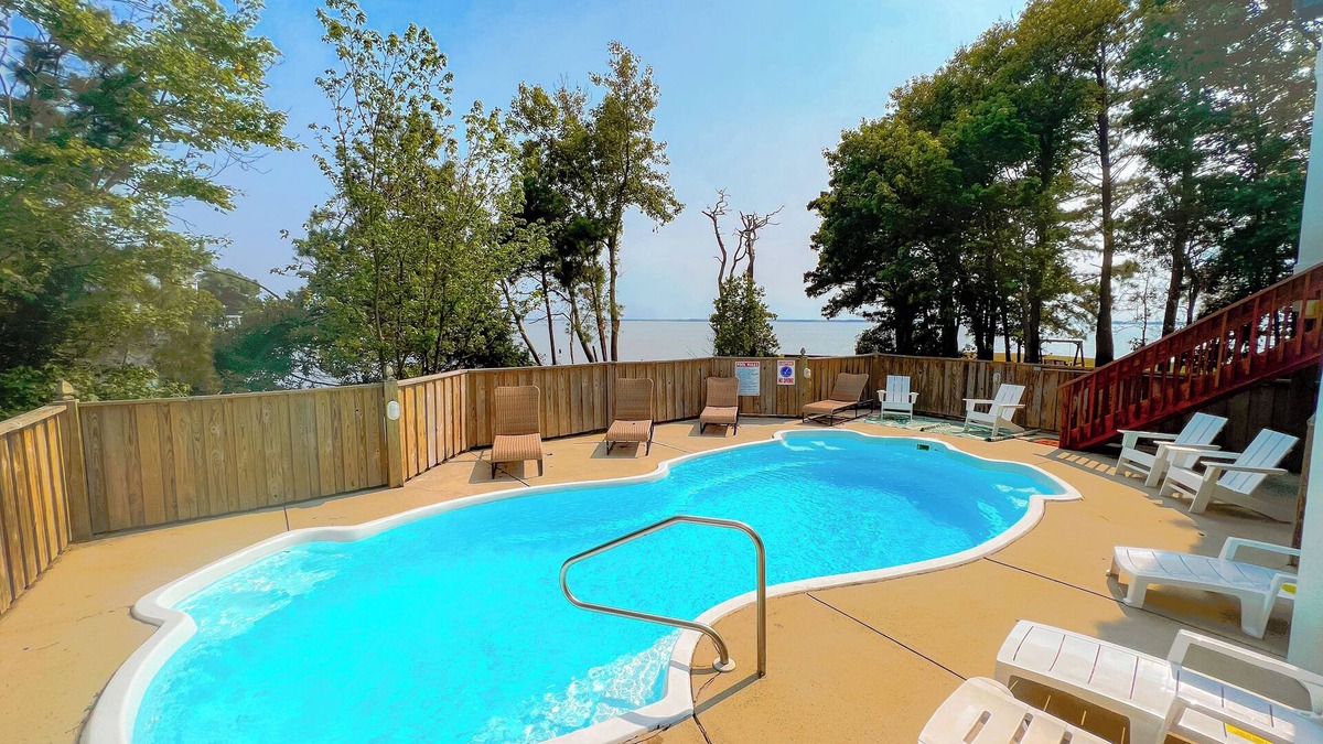 Monteray Shores House | Waterfront Peaceful Beach house with Private Pool and Hot Tub. 2min to beach!