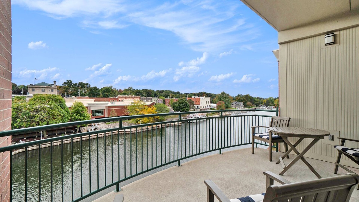 Manistee Condo | Waterfront Penthouse at Edgewater