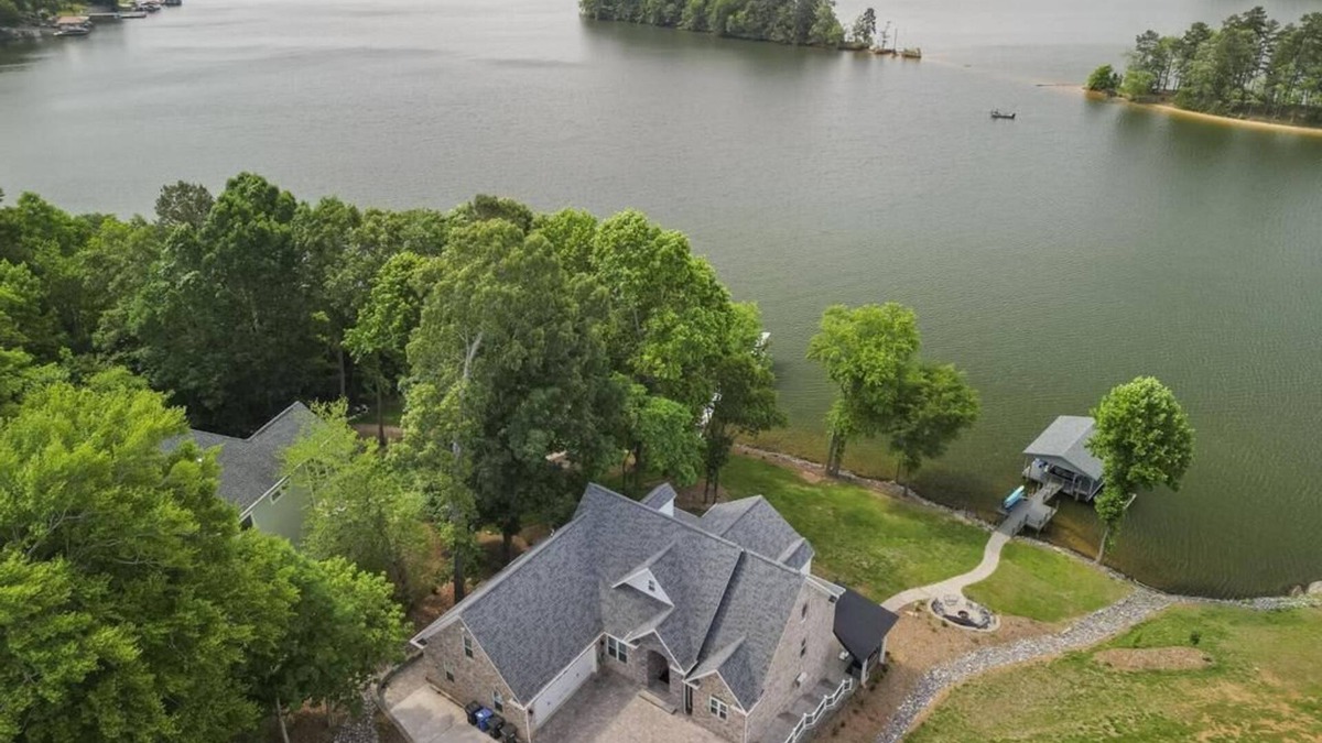 Barium Springs House | Waterfront Pool Outdoor Kitchen Sauna BOAT AVAIL