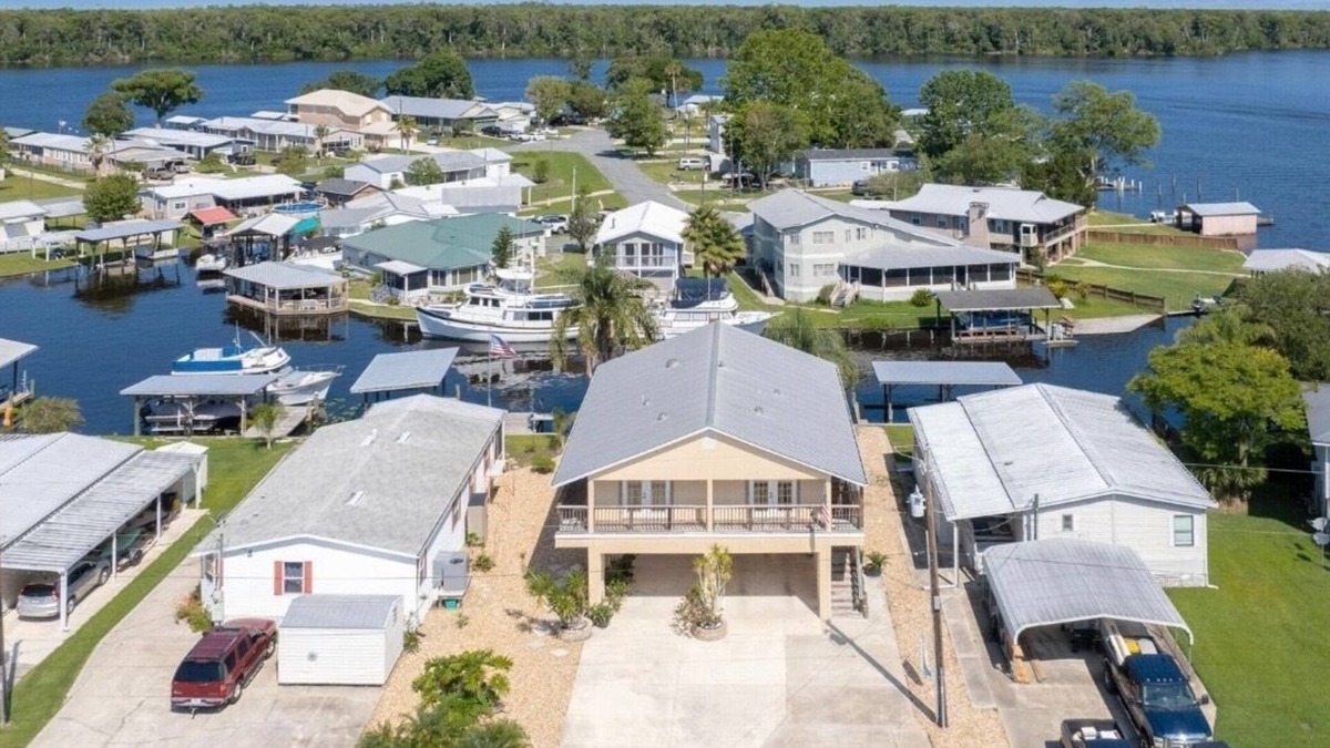 Welaka House | Waterfront, Private Boat Dock, Paddle board, Near Springs