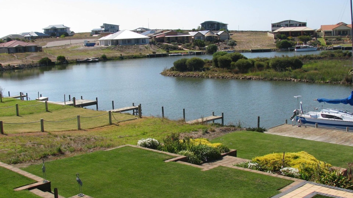 Nangkita House | Waterfront Property - Own private Jetty, Paddle Board, Canoes