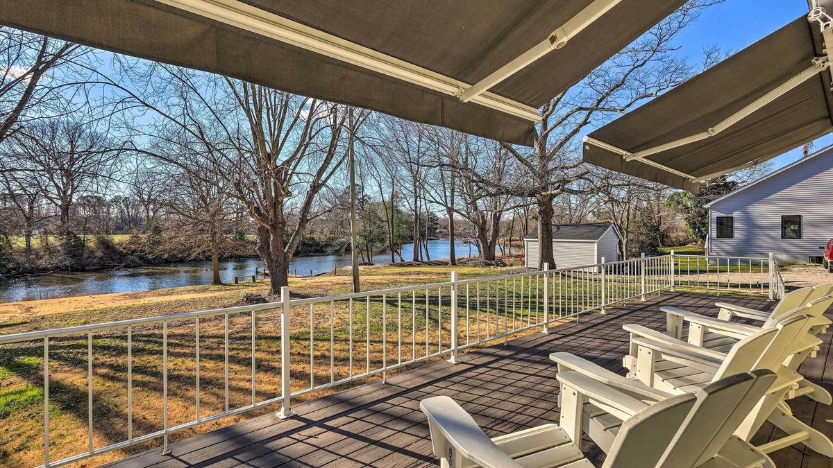 Cambridge House | Waterfront Retreat < 4 Mi to Dtwn Cambridge!